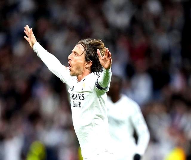 体育平台APP-尤文力克巴萨，莫德里奇梅开二度西甲