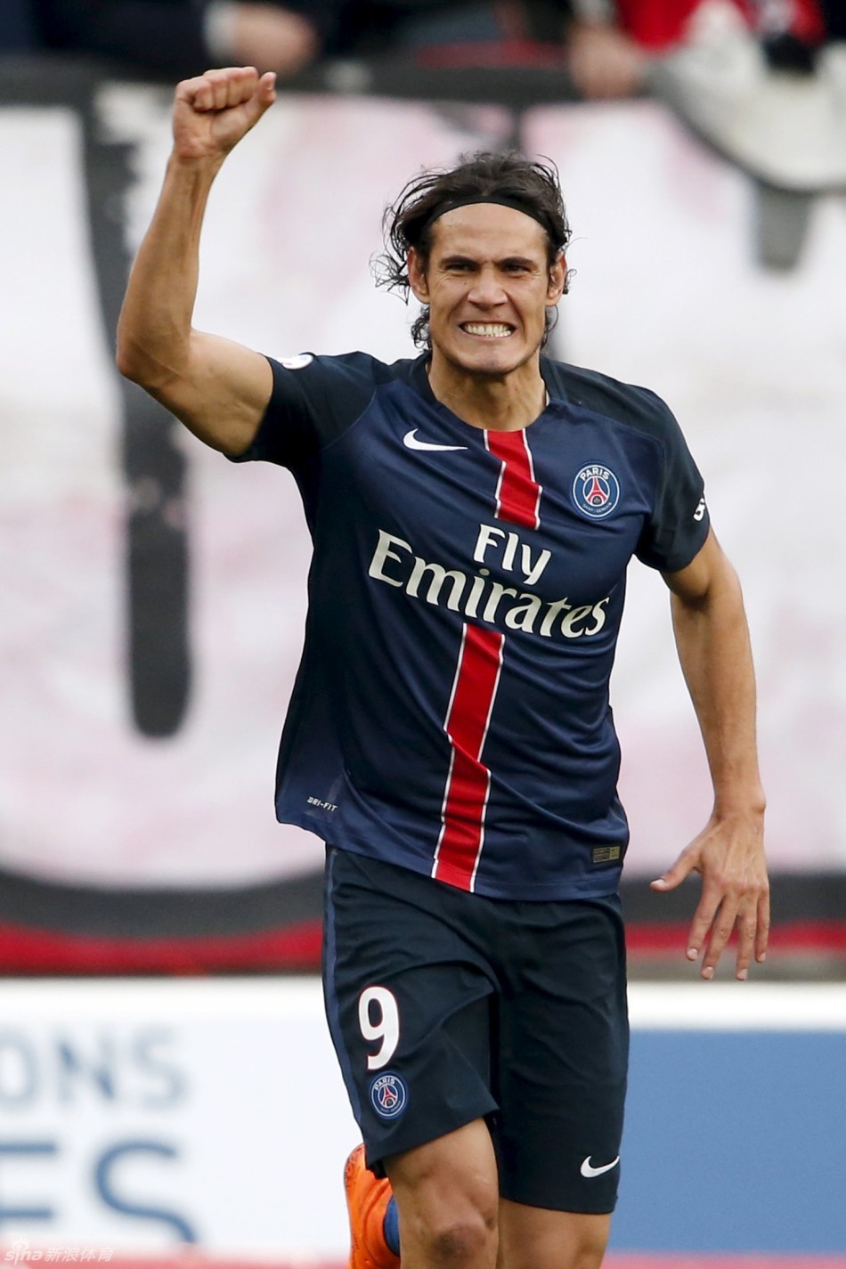 皇马战平曼城，卡瓦尼乌龙送礼法甲