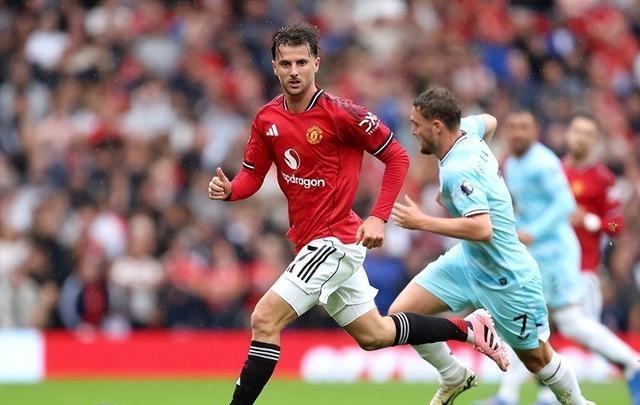 开云体育平台APP-曼联中场核心受伤，球队士气受挫的简单介绍