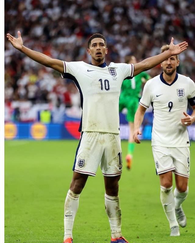 开云sport-瓦伦西亚逆转击败对手，展现强大实力的简单介绍